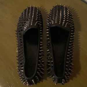 Women’s size 8 UNIF Hellraisers